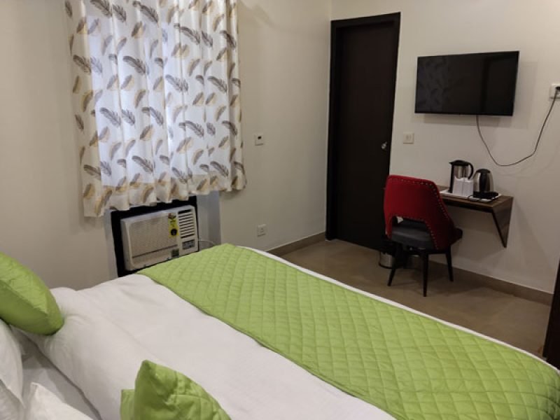 DELUXE ROOM